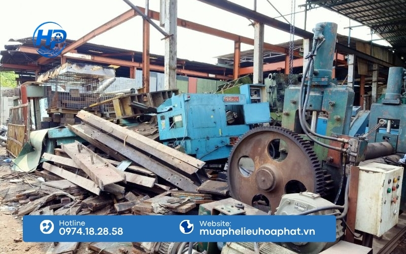 Thu mua phế liệu máy móc cũ tại TPHCM