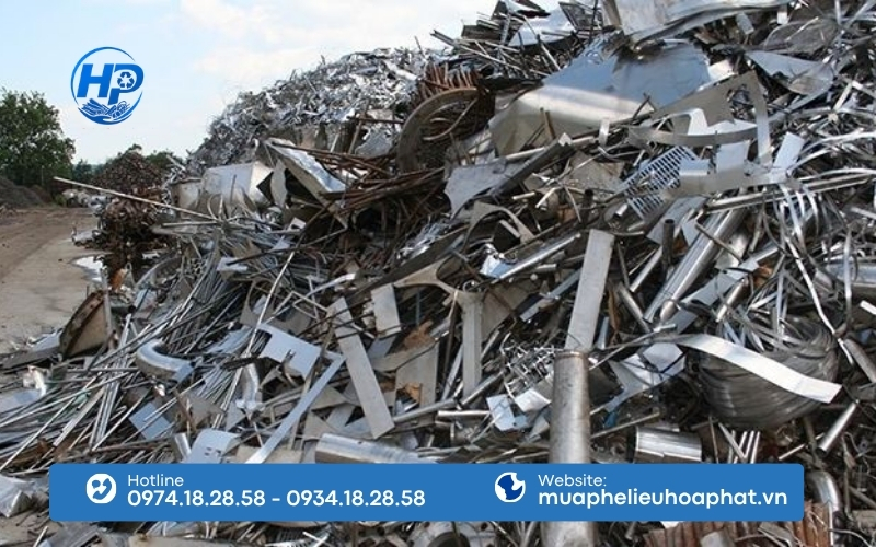 Phế liệu Hòa Phát sở hữu đội ngũ chuyên nghiệp hỗ trợ bốc xếp nhanh chóng